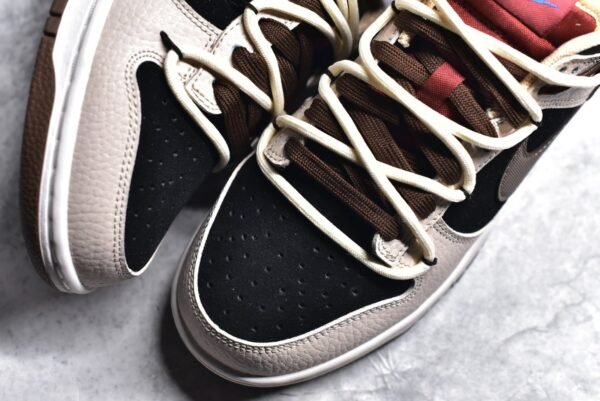 Nike SB Dunk Low Hiking in the mountains and wilderness    DR9704-200 - Image 8