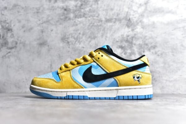Nike SB Dunk Low x The Powerpuff Girls Flying Girl Police Joint Blue and Yellow    GP5532-061