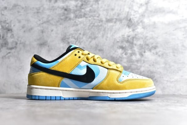 Nike SB Dunk Low x The Powerpuff Girls Flying Girl Police Joint Blue and Yellow    GP5532-061 - Image 3