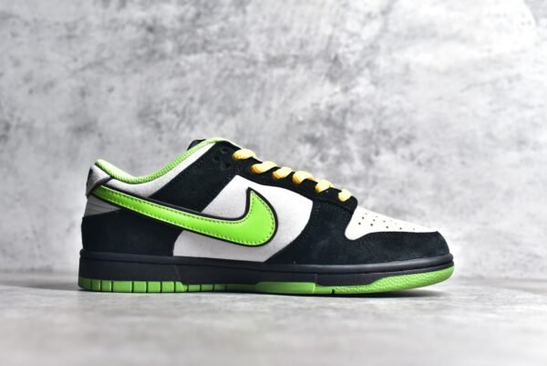 Nike SB Dunk Low x The Powerpuff Girls Flying Girl Police Joint Black and Green     GP5532-063 - Image 3