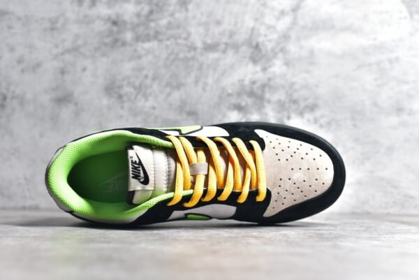 Nike SB Dunk Low x The Powerpuff Girls Flying Girl Police Joint Black and Green     GP5532-063 - Image 4