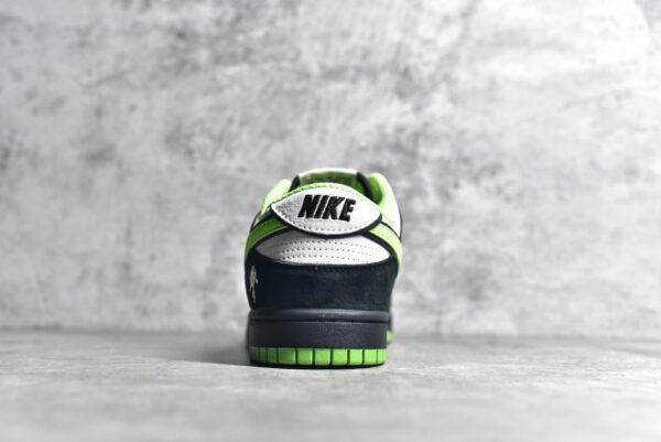 Nike SB Dunk Low x The Powerpuff Girls Flying Girl Police Joint Black and Green     GP5532-063 - Image 5