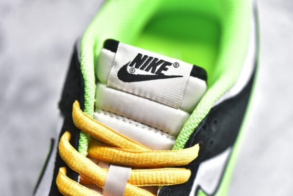 Nike SB Dunk Low x The Powerpuff Girls Flying Girl Police Joint Black and Green     GP5532-063 - Image 11