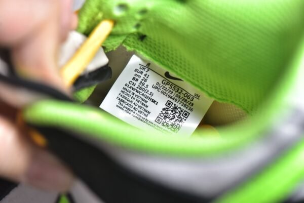 Nike SB Dunk Low x The Powerpuff Girls Flying Girl Police Joint Black and Green     GP5532-063 - Image 16