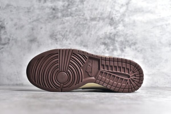 Nike SB Dunk Low brown    XH1733-004 - Image 6