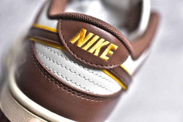 Nike SB Dunk Low brown    XH1733-004 - Image 13