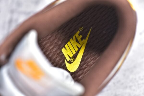 Nike SB Dunk Low brown    XH1733-004 - Image 15