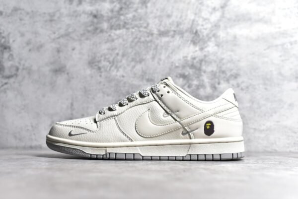 Nike SB Dunk Low BAPE Collaboration - Arctic Fox    XD6188-018