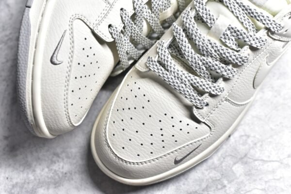 Nike SB Dunk Low BAPE Collaboration - Arctic Fox    XD6188-018 - Image 8