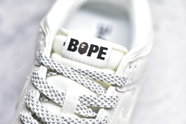 Nike SB Dunk Low BAPE Collaboration - Arctic Fox    XD6188-018 - Image 11