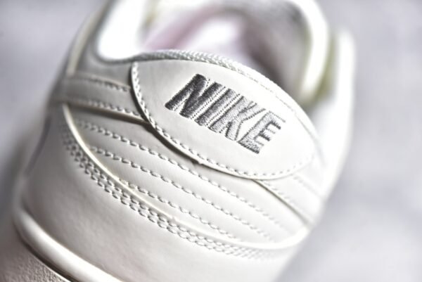 Nike SB Dunk Low BAPE Collaboration - Arctic Fox    XD6188-018 - Image 13