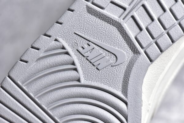 Nike SB Dunk Low BAPE Collaboration - Arctic Fox    XD6188-018 - Image 14