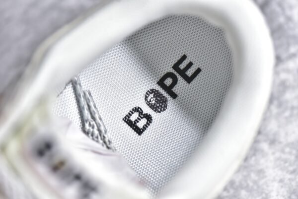 Nike SB Dunk Low BAPE Collaboration - Arctic Fox    XD6188-018 - Image 15