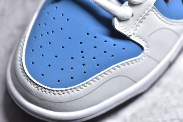 Nike SB Dunk Low Saint Seiya Collaboration - White, Blue, and Yellow    ZD2356-151 - Image 10