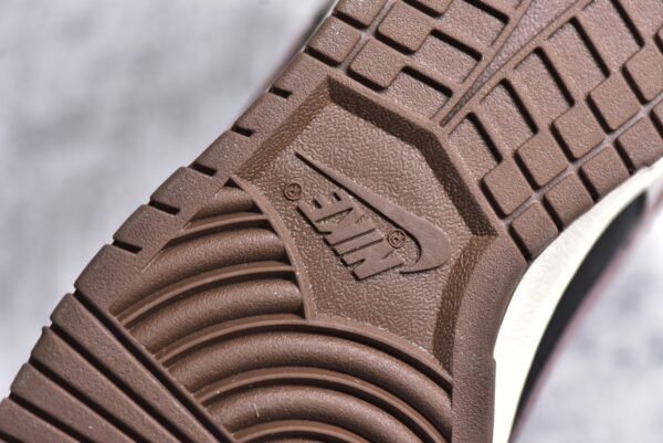 Nike SB Dunk Low street graffiti    DR9704-200 - Image 13
