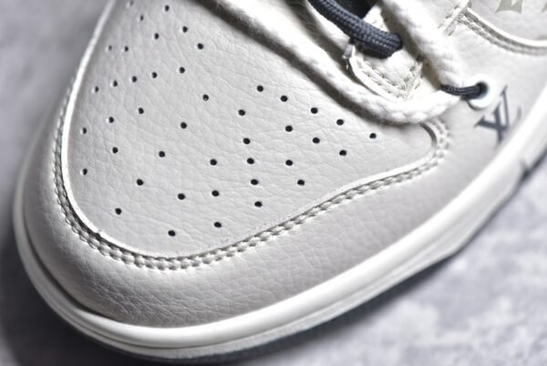 Nike SB Dunk Low LV collaboration - Grey Violent Bear    FC1688-136 - Image 10