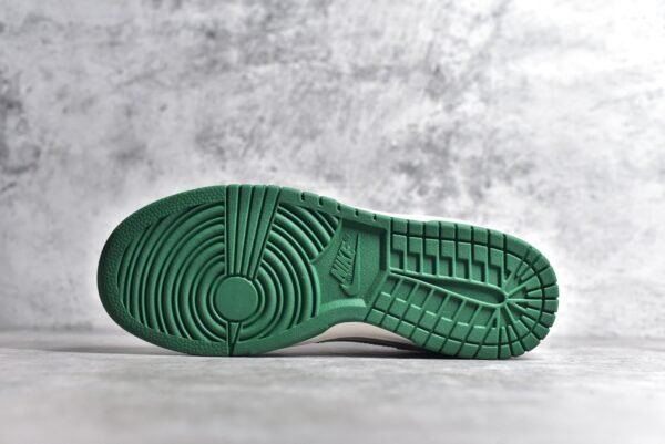 Nike SB Dunk Low BAPE Collaboration - Mi Bai Green    XH0923-154 - Image 6