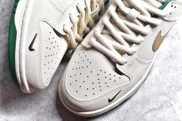 Nike SB Dunk Low BAPE Collaboration - Mi Bai Green    XH0923-154 - Image 8