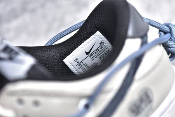 Nike SB Dunk Low Romantic Seven Clever Rainy Oceans    FD1232-001 - Image 16