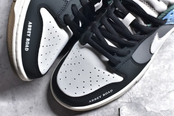 Nike SB Dunk Low Beatles Collaboration - White and Blue    PU6652-123 - Image 8