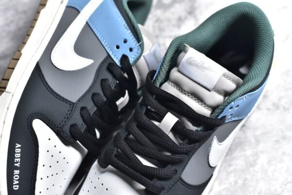 Nike SB Dunk Low Beatles Collaboration - White and Blue    PU6652-123 - Image 9