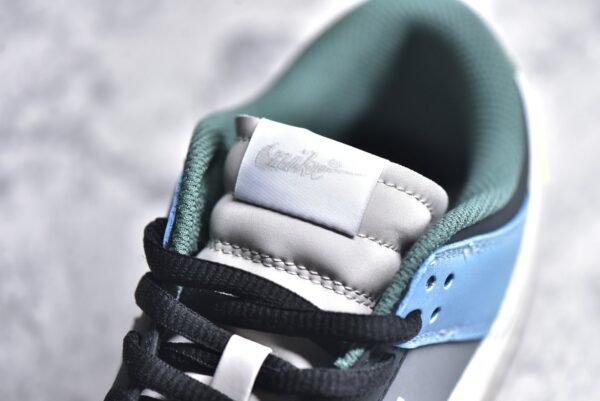 Nike SB Dunk Low Beatles Collaboration - White and Blue    PU6652-123 - Image 11