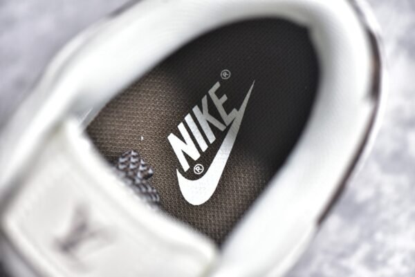 Nike SB Dunk Low LV collaboration - deep brown print    XD1688-017 - Image 15