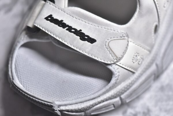 BALENCIAGA 3XL Sneakers 786959W3XLT9191 - Image 10