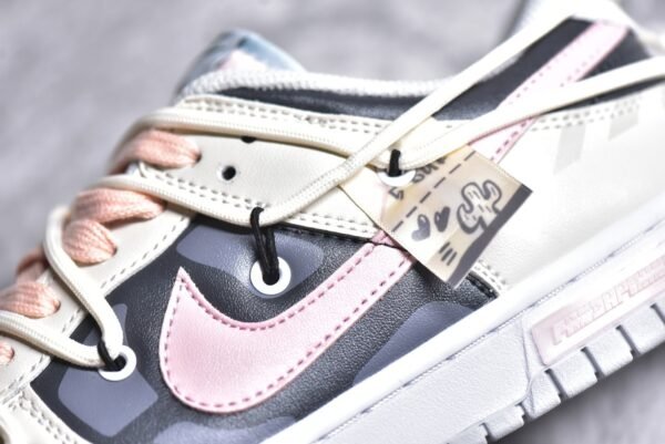 Nike SB Dunk Low Pink lover    FD1232-002 - Image 12