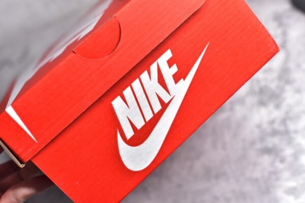 Nike SB Dunk Low Pink lover    FD1232-002 - Image 23