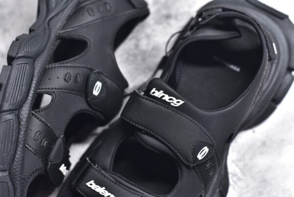BALENCIAGA 3XL Sneakers  786956W3XLT1000 - Image 8