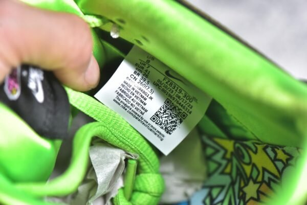 Nike SB Dunk Low x Powerpuff Girls Buttercup green    FZ8319-300 - Image 16