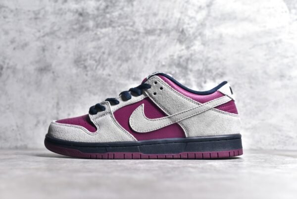Nike SB Dunk Low "True Berry" Bordeaux red wine    BQ6817-001