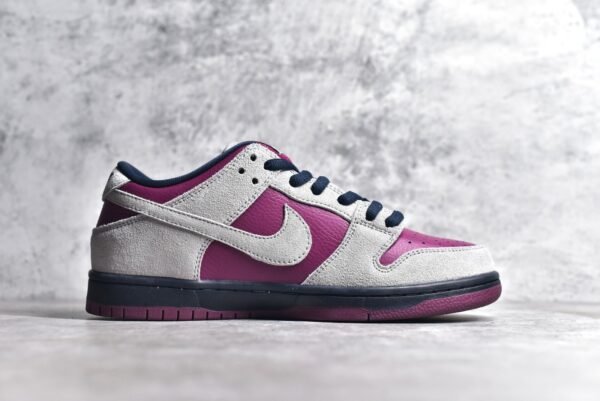 Nike SB Dunk Low "True Berry" Bordeaux red wine    BQ6817-001 - Image 3