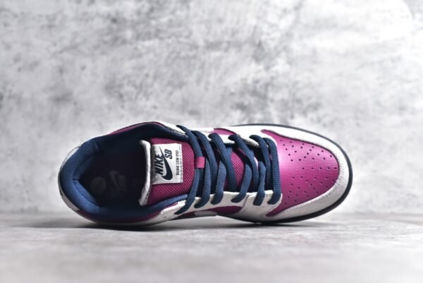 Nike SB Dunk Low "True Berry" Bordeaux red wine    BQ6817-001 - Image 4