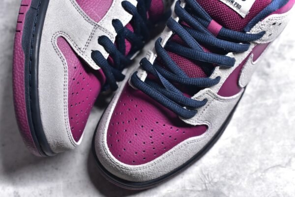 Nike SB Dunk Low "True Berry" Bordeaux red wine    BQ6817-001 - Image 8