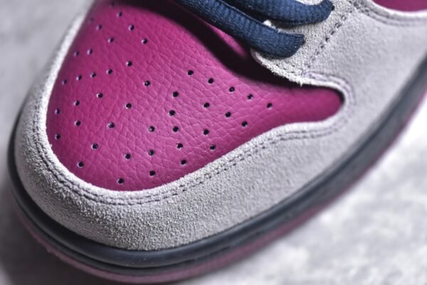 Nike SB Dunk Low "True Berry" Bordeaux red wine    BQ6817-001 - Image 10