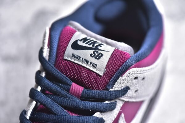 Nike SB Dunk Low "True Berry" Bordeaux red wine    BQ6817-001 - Image 11