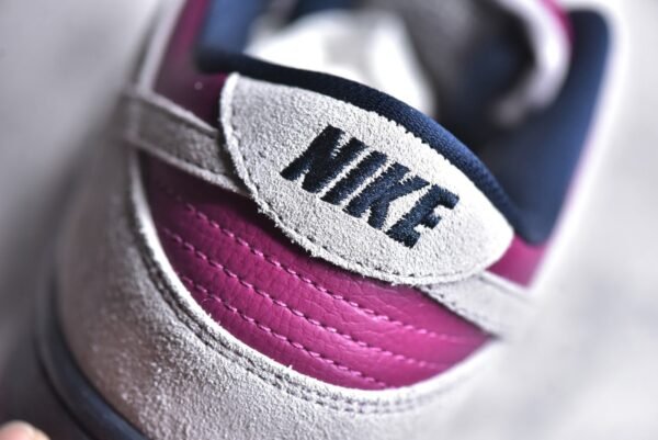 Nike SB Dunk Low "True Berry" Bordeaux red wine    BQ6817-001 - Image 13