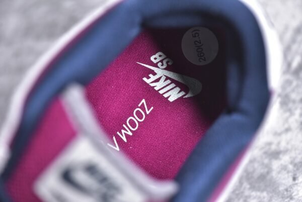 Nike SB Dunk Low "True Berry" Bordeaux red wine    BQ6817-001 - Image 15
