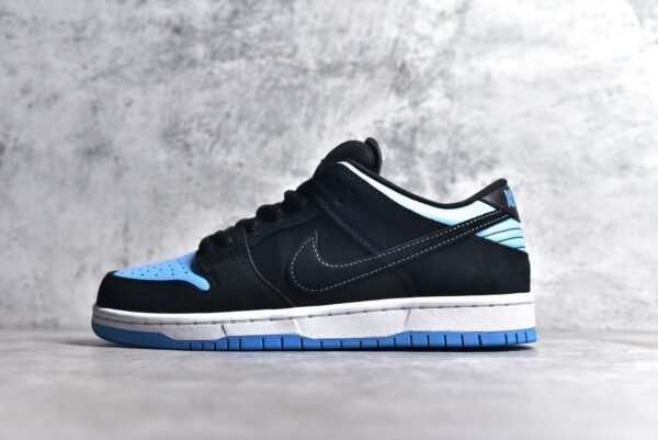 Nike SB Dunk Low Black North Carolina    304292-048