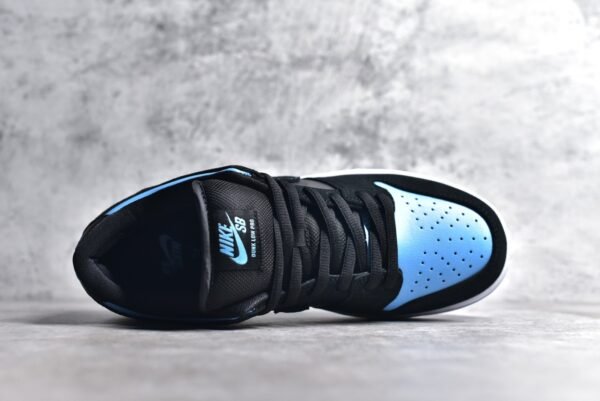 Nike SB Dunk Low Black North Carolina    304292-048 - Image 3