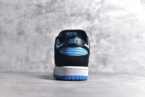 Nike SB Dunk Low Black North Carolina    304292-048 - Image 4