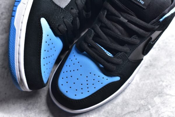 Nike SB Dunk Low Black North Carolina    304292-048 - Image 8