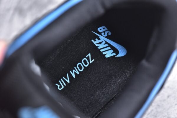 Nike SB Dunk Low Black North Carolina    304292-048 - Image 15
