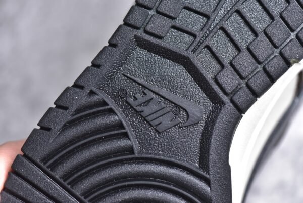 Nike SB Dunk Low Panda prank street racing    DD1391-100 - Image 14