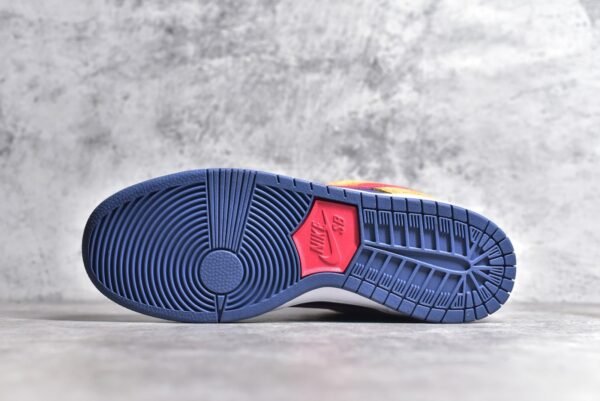Nike SB Dunk Low “Reverse Papa Bear”    BQ6817-700 - Image 6