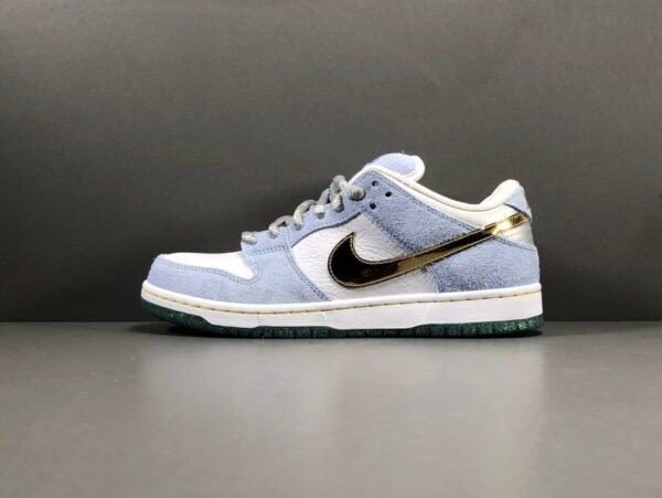 Nike SB Dunk Low Holiday Special "Frozen    DC9936-100
