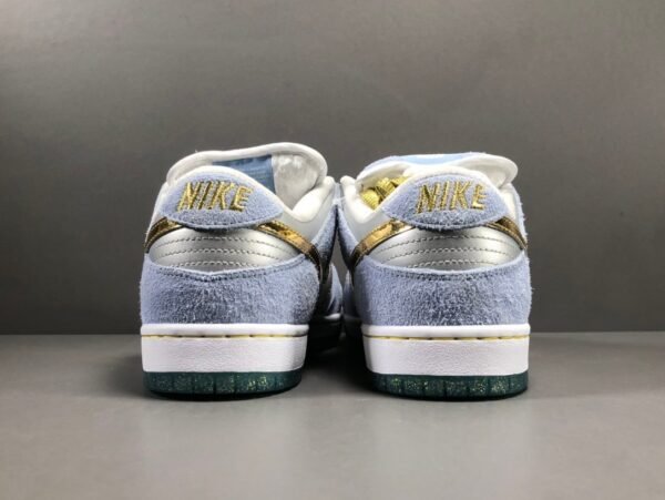 Nike SB Dunk Low Holiday Special "Frozen    DC9936-100 - Image 4