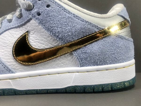 Nike SB Dunk Low Holiday Special "Frozen    DC9936-100 - Image 12